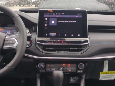 2026 Jeep Compass - Photo 18