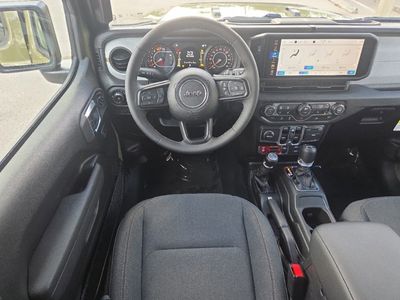 2026 Jeep Wrangler - Photo 17