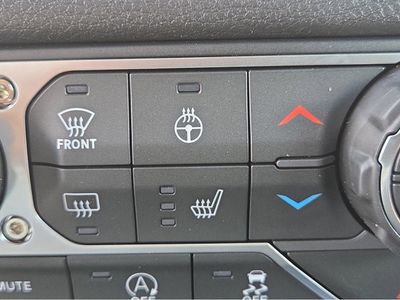 2026 Jeep Wrangler - Photo 24