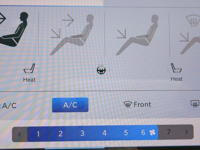 2025 Chrysler Pacifica - Photo 24