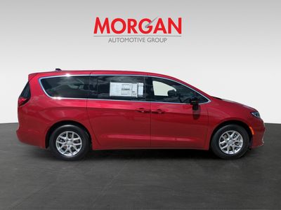 2025 Chrysler Pacifica - Photo 4