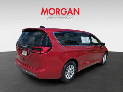 2025 Chrysler Pacifica - Photo 5