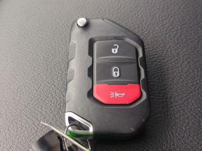 2026 Jeep Wrangler - Photo 31