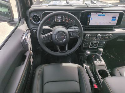 2026 Jeep Gladiator - Photo 17