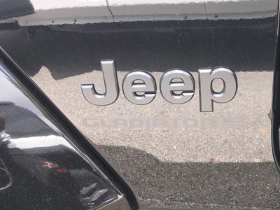 2026 Jeep Gladiator - Photo 13