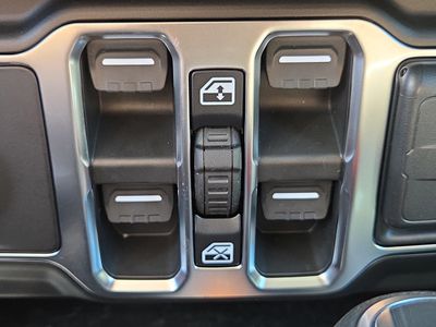 2026 Jeep Gladiator — photo 25 view