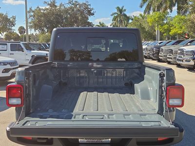 2026 Jeep Gladiator — photo 15 view