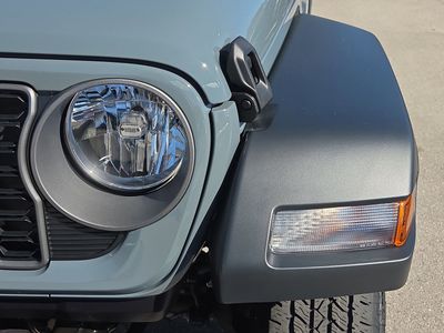 2026 Jeep Gladiator — photo 10 view