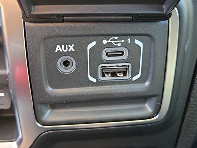 2026 Jeep Gladiator — photo 24 view