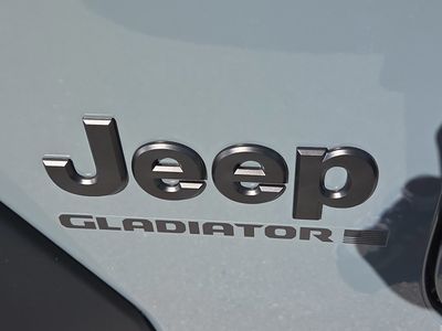 2026 Jeep Gladiator — photo 14 view