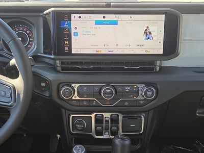 2026 Jeep Gladiator — photo 20 view