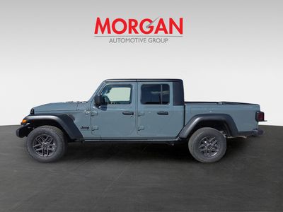 2026 Jeep Gladiator — photo 8 view