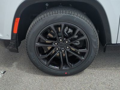 2026 Jeep Grand Wagoneer L - Photo 11