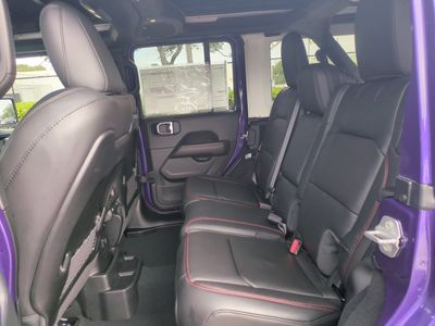 2026 Jeep Wrangler - Photo 14