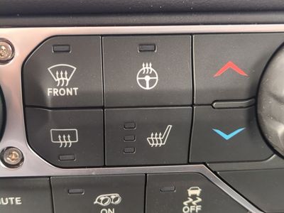 2026 Jeep Wrangler - Photo 24