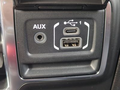 2026 Jeep Wrangler - Photo 23