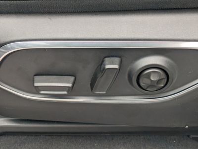 2026 Jeep Grand Wagoneer - Photo 22