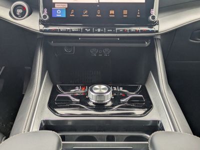 2026 Jeep Grand Wagoneer - Photo 21