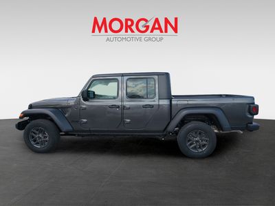 2026 Jeep Gladiator — photo 8 view