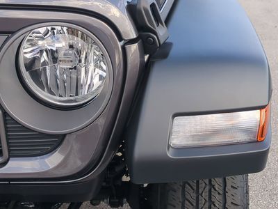2026 Jeep Gladiator — photo 10 view