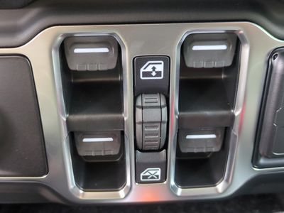 2026 Jeep Gladiator — photo 25 view