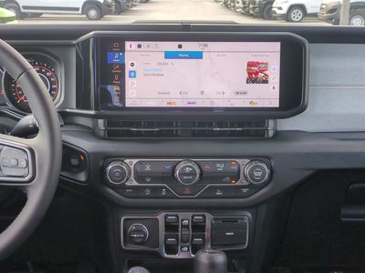 2026 Jeep Gladiator — photo 20 view