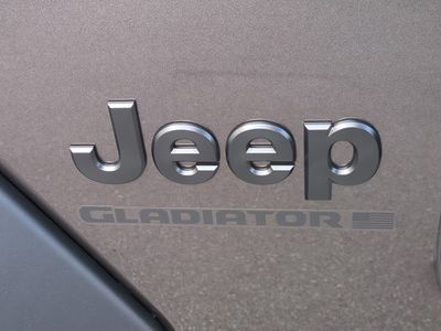 2026 Jeep Gladiator — photo 14 view