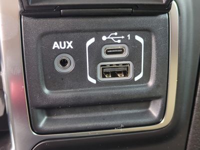 2026 Jeep Gladiator - Photo 24