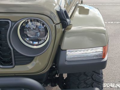 2026 Jeep Gladiator - Photo 10