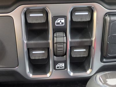 2026 Jeep Wrangler — photo 26 view