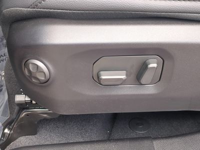 2026 Jeep Wrangler — photo 20 view