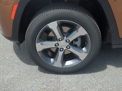 2026 Jeep Grand Cherokee — photo 11 view