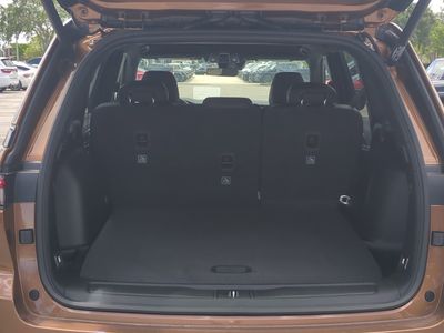 2026 Jeep Grand Cherokee — photo 13 view
