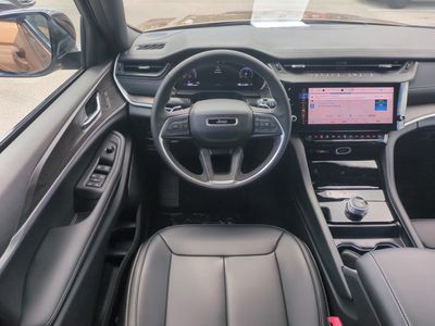 2026 Jeep Grand Cherokee — photo 17 view