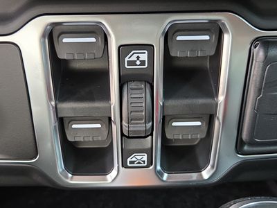 2026 Jeep Wrangler — photo 26 view