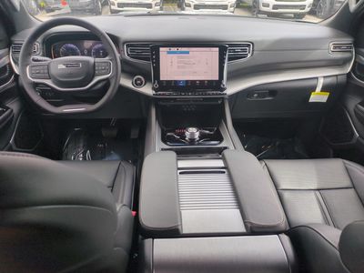 2026 Jeep Grand Wagoneer - Photo 16