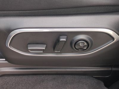 2026 Jeep Grand Wagoneer - Photo 21