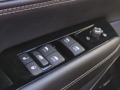2026 Jeep Grand Wagoneer - Photo 26