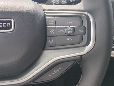 2026 Jeep Grand Wagoneer - Photo 28