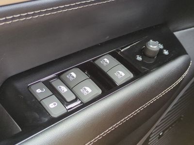 2026 Jeep Grand Wagoneer - Photo 26