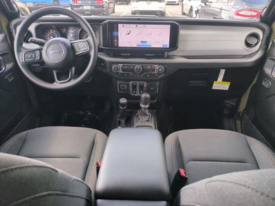 2026 Jeep Wrangler - Photo 17