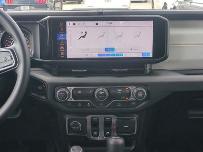 2026 Jeep Wrangler - Photo 20