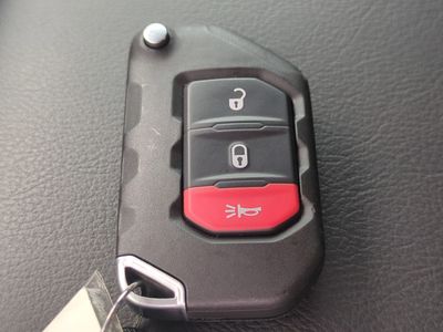 2025 Jeep Wrangler - Photo 32