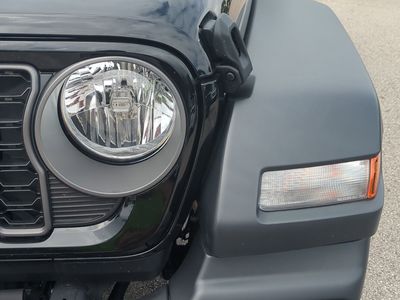 2025 Jeep Wrangler - Photo 10