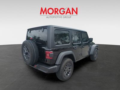 2025 Jeep Wrangler - Photo 5