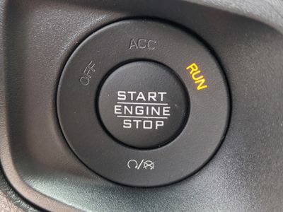 2025 Jeep Wrangler - Photo 31