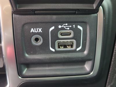 2025 Jeep Wrangler - Photo 24