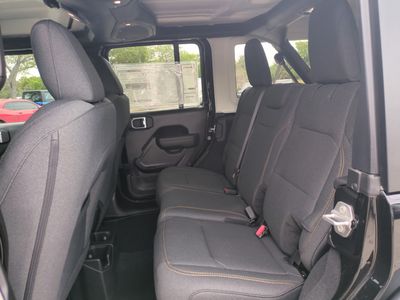 2025 Jeep Wrangler - Photo 16