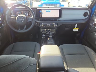 2026 Jeep Wrangler — photo 17 view
