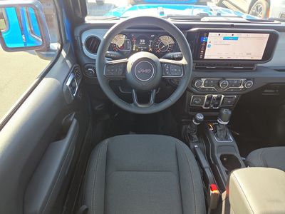 2026 Jeep Wrangler — photo 18 view